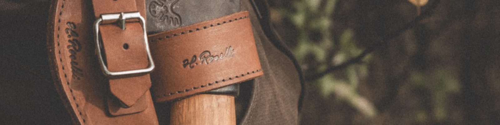 Roselli Axt im Halfter