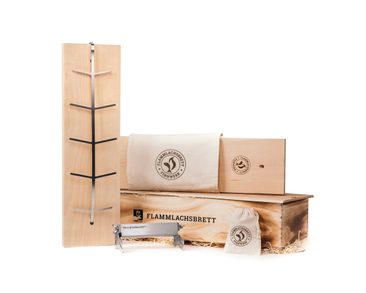 Rustikales Geschenkset Flammlachsbrett mit Ersatzbrett in neuer Auflage - Holzbox und zwei Baumwollbeuteln von Finnwerk