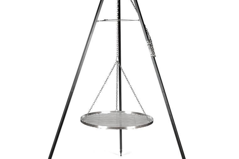 Finnwerk Schwenkgrill VILLE massiver Dreibein Schwenkgrill Studioaufnahme Hauptbild Finnwerk Schwenkgrill VILLE massiver Dreibein Schwenkgrill Studioaufnahme Hauptbild