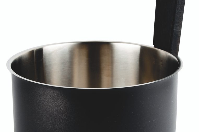 Saunaeimer in schwarz matt, im Inneren gebürstet Freisteller Saunaeimer in schwarz matt, im Inneren gebürstet Freisteller