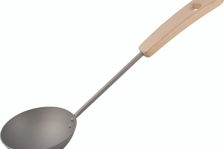 Schöpfkelle Birkensperrholzgriff Unterteil aus Aluminium Freisteller Schöpfkelle Birkensperrholzgriff Unterteil aus Aluminium Freisteller