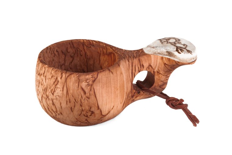 Waldkuksa Holztasse aus Maserbirke Moorschneehuhn Studioaufnahme Waldkuksa Holztasse aus Maserbirke Moorschneehuhn Studioaufnahme