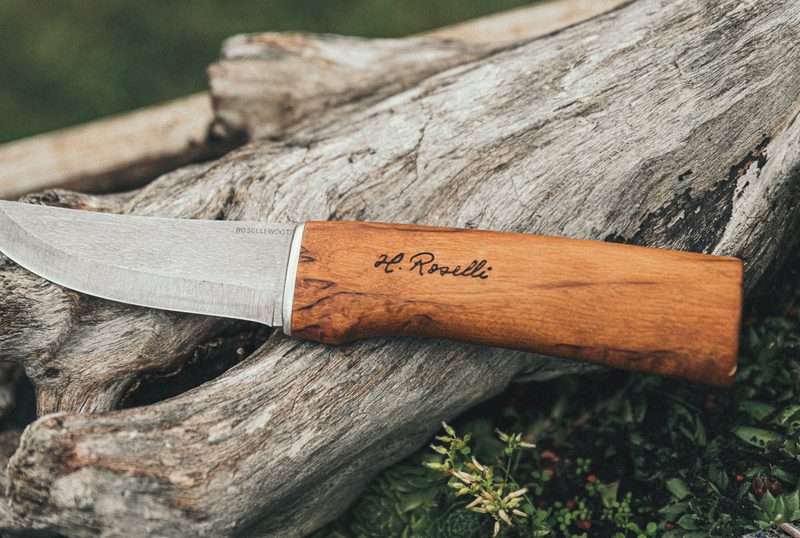 Lgendäres UHC RW200 Jagdmesser in der Natur