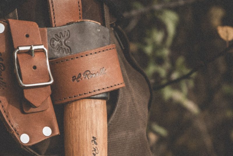 Roselli Axt im Halfter